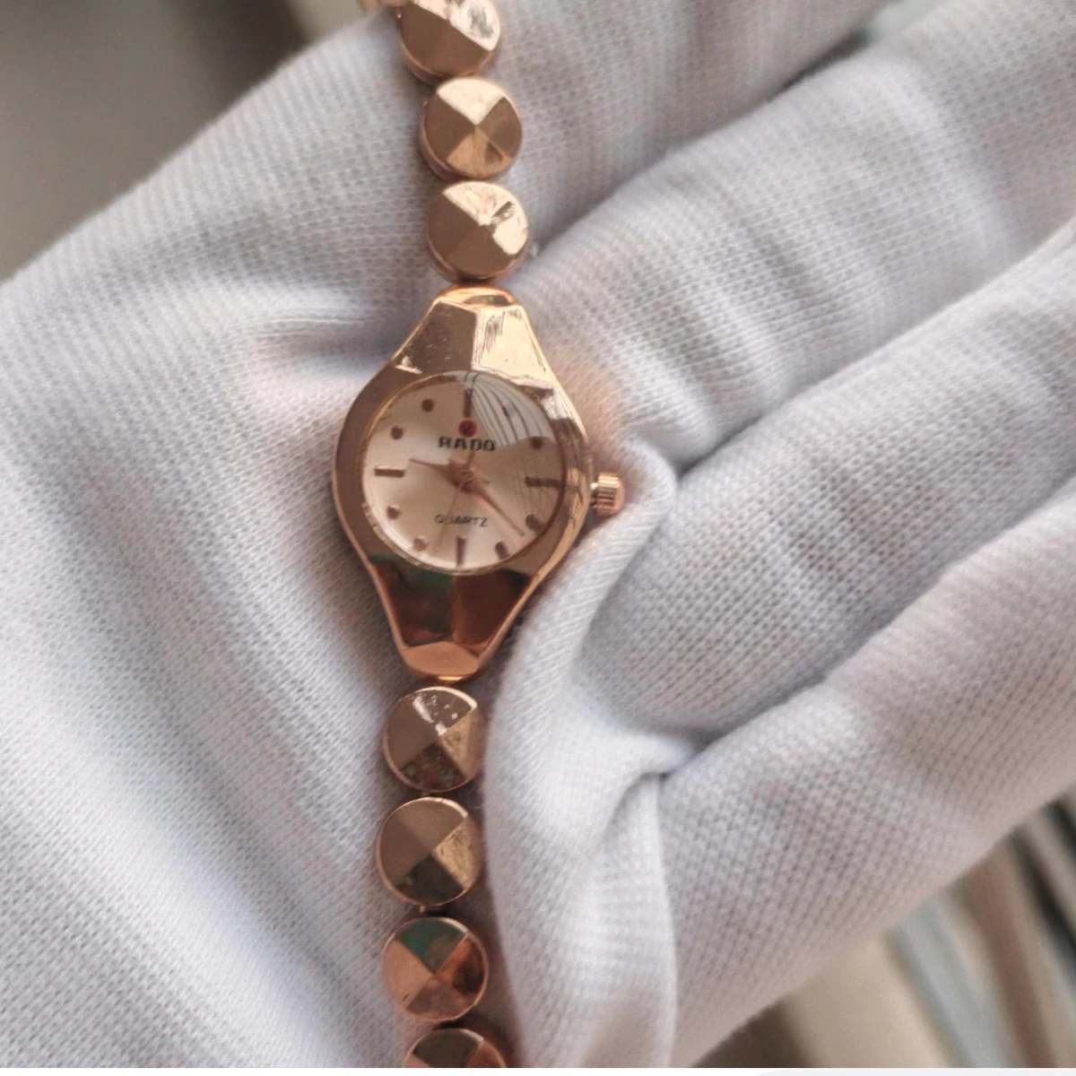 Luxury Ladis Watch Model 5590 Halka Rose Golden Colour Diaol Golden Watch Women