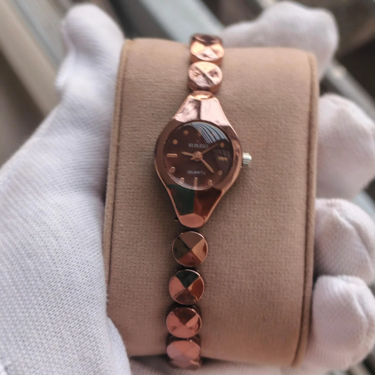 Luxury Ladis Watch Model 5590 Rose Golden Colour Watch Women