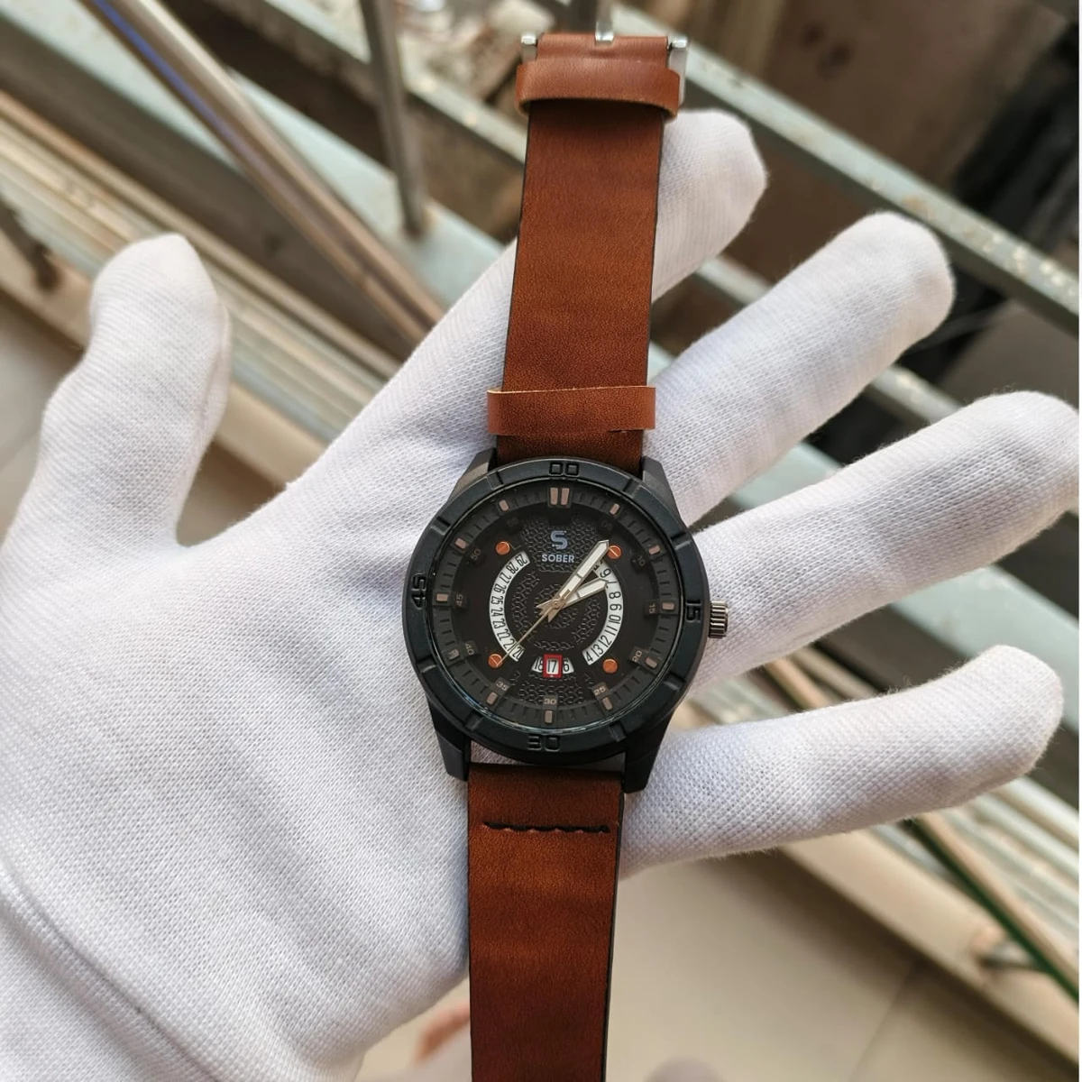 Sober Watch Model 995 Premium Watch Belt Brown Dial Black Colour Watch For Man + এক পিস ব্যাটারি ফ্রি।
