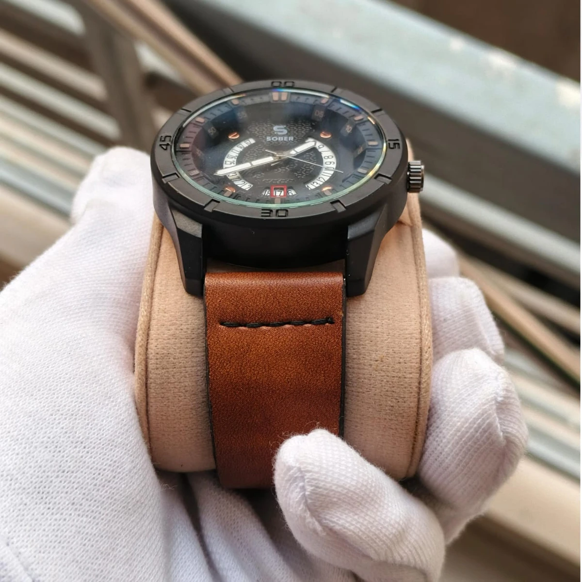 Sober Watch Model 995 Premium Watch Belt Brown Dial Black Colour Watch For Man + এক পিস ব্যাটারি ফ্রি।