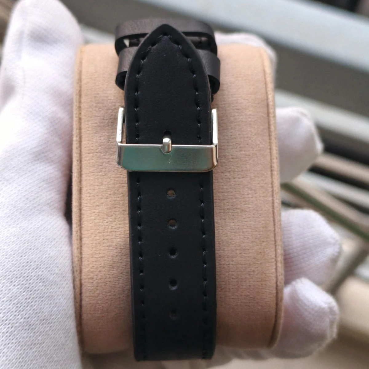 Sober Watch Model 985 Premium Watch Belt Black Dial Black Colour Watch For Man + এক পিস ব্যাটারি ফ্রি।