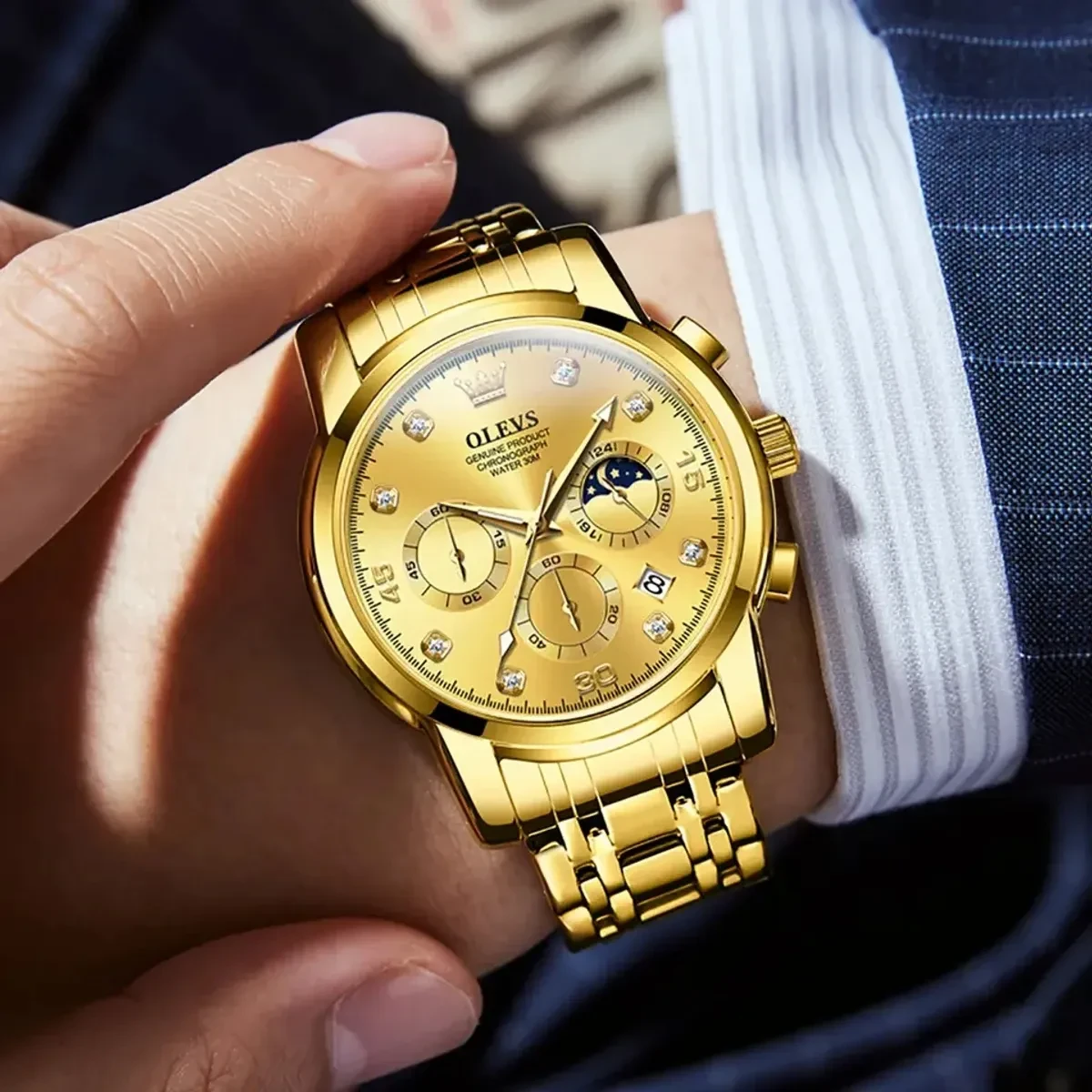 OLEVS WATCH  MODEL  2889 FULL GOLDEN COLOUR FOR MAN  + এক পিস ব্যাটারি ফ্রি।