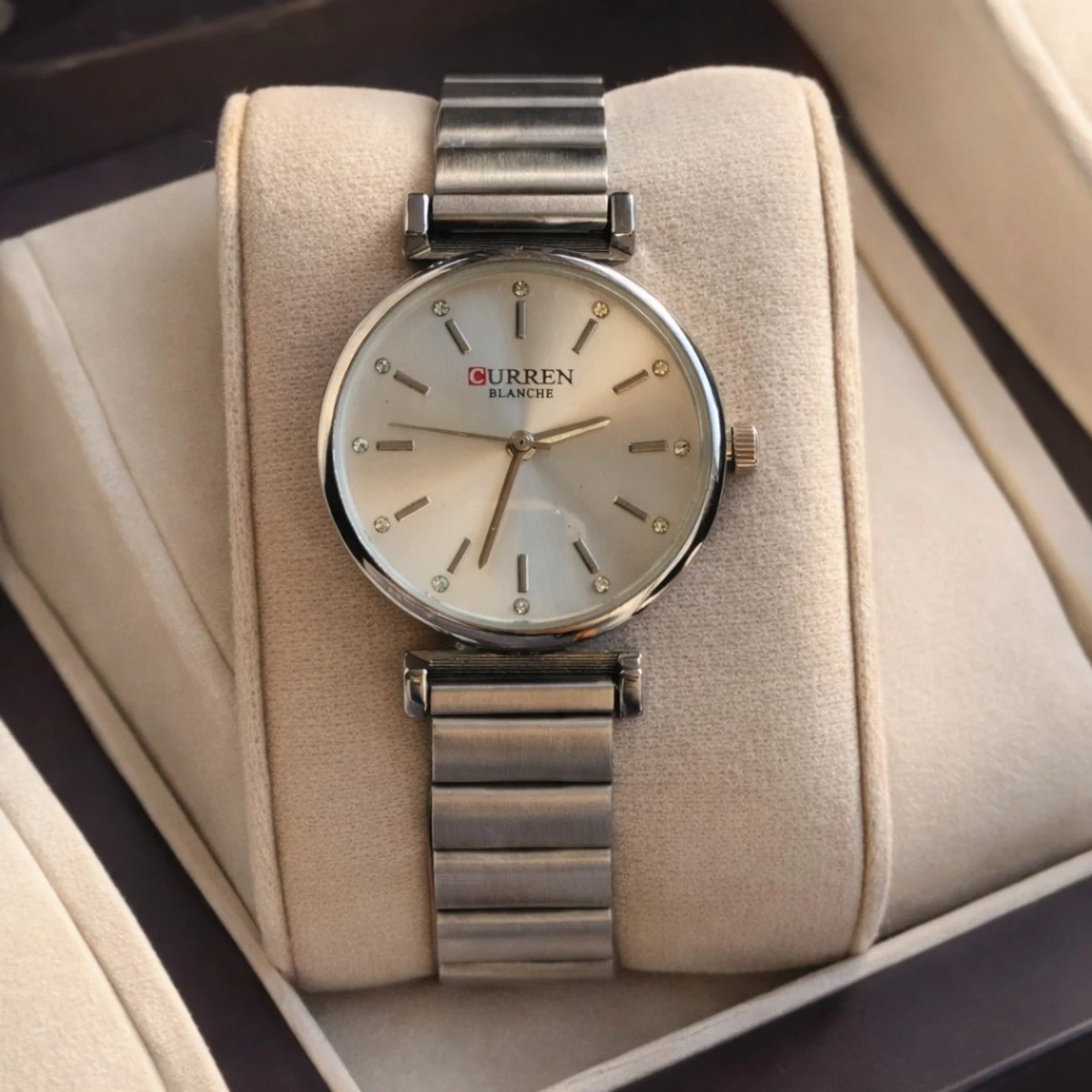Curren Women Watch Model 9081 Silver Chain Dial White  Colour Watch For Ladis